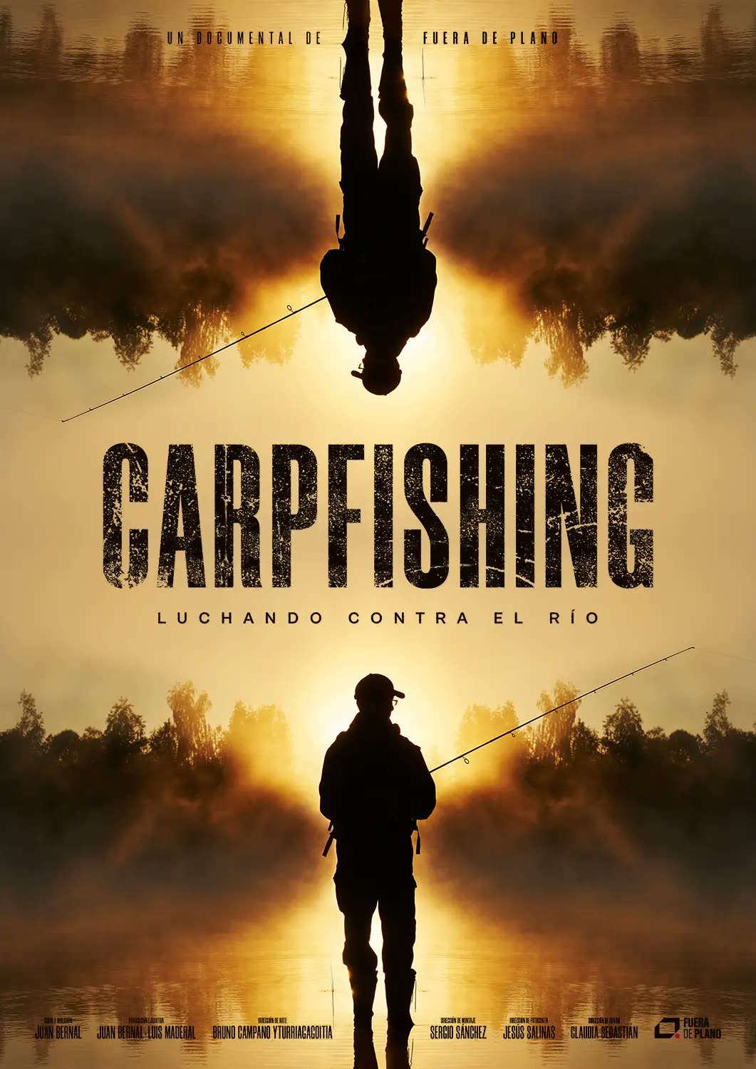 Cartel de Carpfishing: dos pescadores reflejados en un río al amanecer